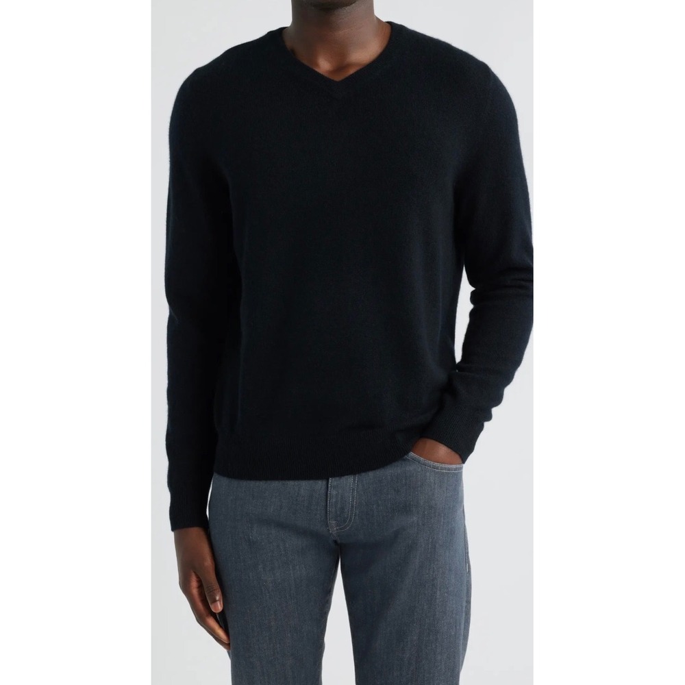 Men's black 100% cashmere V-neck sweater by Nordstrom ribbed collar, cuffs, hem